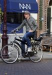 Amsterdam 31 oktober 2014
Owen Schumacher op de fiets in Amsterdam zuid