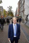 Amsterdam 28 oktober 2014
Presentatie boek Casa Rosso met Jan Otten en Rob v Hulst. Karin Bloemen reikt het eerste boek uit.