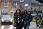 Blaricum 24 oktober 2014
Ruud Gullit met zijn vriendin Maggie Jimenez in Blaricum