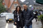 Blaricum 24 oktober 2014
Ruud Gullit met zijn vriendin Maggie Jimenez in Blaricum