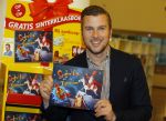 Amsterdam 4 november 2014
Presentatie sinterklaasboeken in de bibliotheek van Amsterdam. Aanwezig zijn Albert Verlinde Winston Gerschtanowitz Andre Kuipers en Paul v Vliet.