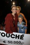 Hilversum 26 oktober 2015
Finale van Hollands next top model HNTM 2015 gepresenteerd door Anouk Smulders en Fred v Leer. De jury bestaat uit Dirk Kikstra May-Britt Mobach en Freek Koster (Touche Models).
De 4 4 finalisten zijn Loiza Lamers, Rachel Swaab Celine Koningstein en Lisa Kapper.
Loiza wordt uiteindelijk HNTM
