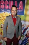 Amsterdam 11 november 2015
Premiere queen of the dessert met oa Jason Donovan Simon Greete Adam Bailey en Philip Childs in carre. Barry Paf