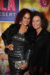 Amsterdam 11 november 2015
Premiere queen of the dessert met oa Jason Donovan Simon Greete Adam Bailey en Philip Childs in carre. Chimene v Oosterhout met een vriendin ( Buddha to buddha armaband)