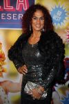 Amsterdam 11 november 2015
Premiere queen of the dessert met oa Jason Donovan Simon Greete Adam Bailey en Philip Childs in carre. Chimene v Oosterhout met een vriendin ( Buddha to buddha armaband)