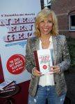 Amsterdam 27 oktober 2015
Boekpresentatie Claudia de Breij . Ook vriendin Jessica is aanwezig.