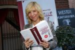 Amsterdam 27 oktober 2015
Boekpresentatie Claudia de Breij . Ook vriendin Jessica is aanwezig.