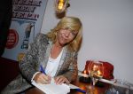 Amsterdam 27 oktober 2015
Boekpresentatie Claudia de Breij . Ook vriendin Jessica is aanwezig.
