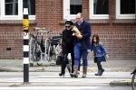 Amsterdam 23 oktober 2015
Connie Breukhoven met Eugene v Dun en haar kleinkinderen