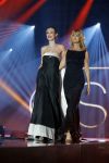 Hilversum 26 oktober 2015
Finale van Hollands next top model HNTM 2015 gepresenteerd door Anouk Smulders en Fred v Leer. De jury bestaat uit Dirk Kikstra May-Britt Mobach en Freek Koster (Touche Models).
De 4 4 finalisten zijn Loiza Lamers, Rachel Swaab Celine Koningstein en Lisa Kapper.
Loiza wordt uiteindelijk HNTM. Daphne Deckers