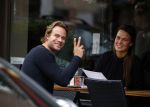 Amsterdam 9 november 2015
Dirk Taat met zijn vriendin op terras.