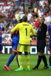 Eindhoven, 30 Augustus 2015
Kompetitie Seizoen 2015/2016
PSV-SC Feyenoord, eindstand 3-1
Eljero Elia krijgt een gele kaart en Kenneth Vermeer houdt hem tegen