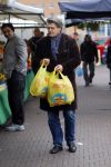 Arnhem 24 oktober 2015
Emile Ratelband doet boodschappen op de markt.
