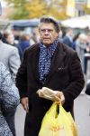 Arnhem 24 oktober 2015
Emile Ratelband doet boodschappen op de markt.