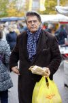 Arnhem 24 oktober 2015
Emile Ratelband doet boodschappen op de markt.