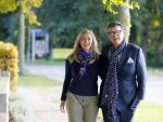 Montferland 25 oktober 2015
Emile Ratelband met zijn nieuwe vriendin Linda Snel bij zijn huis.