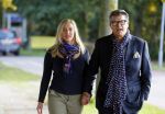 Montferland 25 oktober 2015
Emile Ratelband met zijn nieuwe vriendin Linda Snel bij zijn huis.