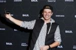 Amsterdam 29 oktober 2015 
Presentatie nieuwe samsung smart watch in samenwerking met BALR. in the harbour club.
Enzo Knol met Dee