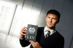Amsterdam 20 oktober 2015
Boekpresentatie van Evgeniy Levchenko , het boek is geschreven door iris Koppe.