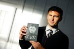 Amsterdam 20 oktober 2015
Boekpresentatie van Evgeniy Levchenko , het boek is geschreven door iris Koppe.
