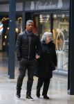 Amsterdam 21 oktober 2015
Frank Rijkaard aan het winkelen met zijn moeder in het gelderlandplein