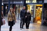 Amsterdam 21 oktober 2015
Frank Rijkaard aan het winkelen met zijn moeder in het gelderlandplein
