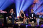 Hilversum 26 oktober 2015
Finale van Hollands next top model HNTM 2015 gepresenteerd door Anouk Smulders en Fred v Leer. De jury bestaat uit Dirk Kikstra May-Britt Mobach en Freek Koster (Touche Models).
De 4 4 finalisten zijn Loiza Lamers, Rachel Swaab Celine Koningstein en Lisa Kapper.
Loiza wordt uiteindelijk HNTM