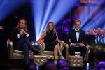 Hilversum 26 oktober 2015
Finale van Hollands next top model HNTM 2015 gepresenteerd door Anouk Smulders en Fred v Leer. De jury bestaat uit Dirk Kikstra May-Britt Mobach en Freek Koster (Touche Models).
De 4 4 finalisten zijn Loiza Lamers, Rachel Swaab Celine Koningstein en Lisa Kapper.
Loiza wordt uiteindelijk HNTM