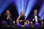 Hilversum 26 oktober 2015
Finale van Hollands next top model HNTM 2015 gepresenteerd door Anouk Smulders en Fred v Leer. De jury bestaat uit Dirk Kikstra May-Britt Mobach en Freek Koster (Touche Models).
De 4 4 finalisten zijn Loiza Lamers, Rachel Swaab Celine Koningstein en Lisa Kapper.
Loiza wordt uiteindelijk HNTM