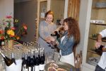 Amsterdam 16 oktober 2015
Katja Schuurman opent return to sender winkel op westergasfabriek terrein in Amsterdam. Haar vriend Freek v Noordwijk doet de catering.