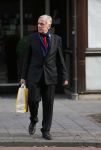 Amsterdam 12 november 2015
Harry Mens doet boodschappen op de beethovenstraat