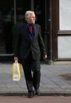 Amsterdam 12 november 2015
Harry Mens doet boodschappen op de beethovenstraat