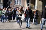 Amsterdam 30 oktober 2015
Harry Mens met zijn Bulgaarse vriendin aan het winkelen in Amsterdam.