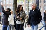 Amsterdam 30 oktober 2015
Harry Mens met zijn Bulgaarse vriendin aan het winkelen in Amsterdam.