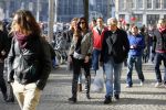 Amsterdam 30 oktober 2015
Harry Mens met zijn Bulgaarse vriendin aan het winkelen in Amsterdam.