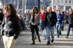 Amsterdam 30 oktober 2015
Harry Mens met zijn Bulgaarse vriendin aan het winkelen in Amsterdam.