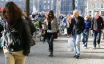 Amsterdam 30 oktober 2015
Harry Mens met zijn Bulgaarse vriendin aan het winkelen in Amsterdam.