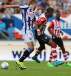 Heerenveen, 22 Augustus 2015
Kompetitie, Seizoen 2015/2016
FC Heerenveen-PSV, eindstand 1-1
Joshua Brenet in duel met Henk Veerman