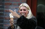 Amsterdam 31 oktober 2015
Judith Osborn eet een ijsje