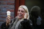 Amsterdam 31 oktober 2015
Judith Osborn eet een ijsje