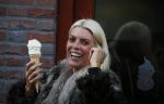 Amsterdam 31 oktober 2015
Judith Osborn eet een ijsje