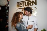 Amsterdam 16 oktober 2015
Katja Schuurman opent return to sender winkel op westergasfabriek terrein in Amsterdam. Haar vriend Freek v Noordwijk doet de catering.