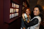 Amsterdam 16 oktober 2015
Katja Schuurman opent return to sender winkel op westergasfabriek terrein in Amsterdam. Haar vriend Freek v Noordwijk doet de catering.