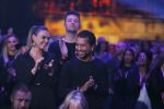 Hilversum 26 oktober 2015
Finale van Hollands next top model HNTM 2015 gepresenteerd door Anouk Smulders en Fred v Leer. De jury bestaat uit Dirk Kikstra May-Britt Mobach en Freek Koster (Touche Models).
De 4 4 finalisten zijn Loiza Lamers, Rachel Swaab Celine Koningstein en Lisa Kapper.
Loiza wordt uiteindelijk HNTM. Kim Feenstra met ....