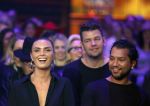 Hilversum 26 oktober 2015
Finale van Hollands next top model HNTM 2015 gepresenteerd door Anouk Smulders en Fred v Leer. De jury bestaat uit Dirk Kikstra May-Britt Mobach en Freek Koster (Touche Models).
De 4 4 finalisten zijn Loiza Lamers, Rachel Swaab Celine Koningstein en Lisa Kapper.
Loiza wordt uiteindelijk HNTM. Kim Feenstra met ....