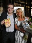 Hoorn 3 november 2015 
Sonja Bakker krijgt het eerste exemplaar van het booek van Matthieu Slee en Kyra Rutgers