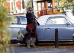 Amsterdam 2 november 2015 
Lauren Verster bellend op straat.