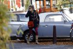 Amsterdam 2 november 2015 
Lauren Verster bellend op straat.