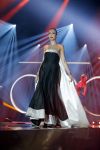 Hilversum 26 oktober 2015
Finale van Hollands next top model HNTM 2015 gepresenteerd door Anouk Smulders en Fred v Leer. De jury bestaat uit Dirk Kikstra May-Britt Mobach en Freek Koster (Touche Models).
De 4 4 finalisten zijn Loiza Lamers, Rachel Swaab Celine Koningstein en Lisa Kapper.
Loiza wordt uiteindelijk HNTM