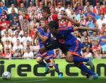 Eindhoven, 30 Augustus 2015
Kompetitie Seizoen 2015/2016
PSV-SC Feyenoord, eindstand 3-1
Luuk de Jong in duel met Eric Botteghin